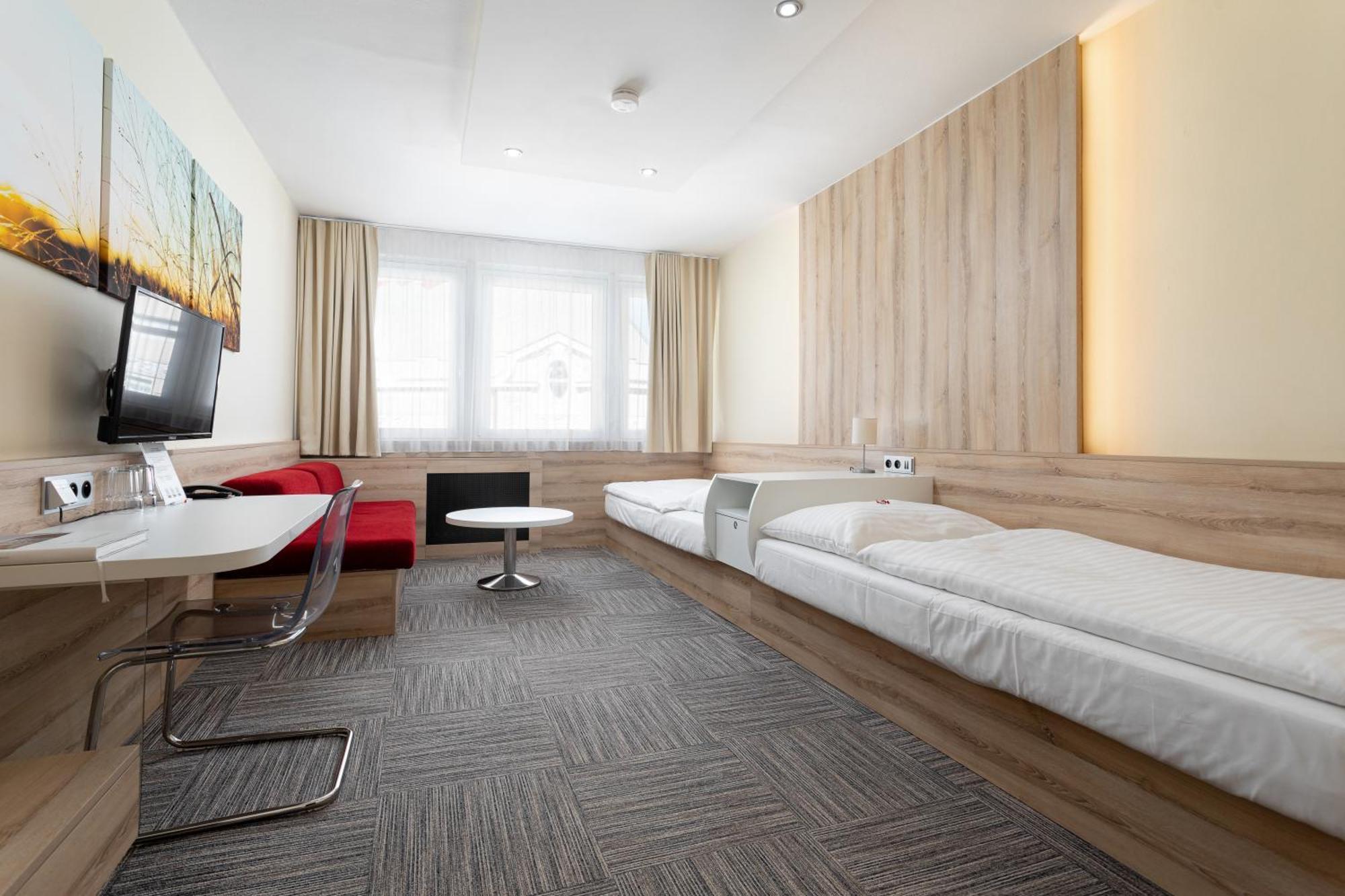 Hotel Koruna Όπαβα Εξωτερικό φωτογραφία
